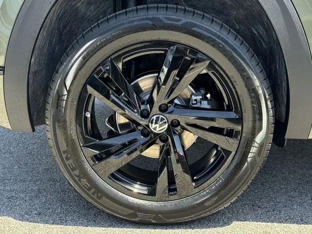 2026 Volkswagen Atlas Cross Sport SEL R-Line Black