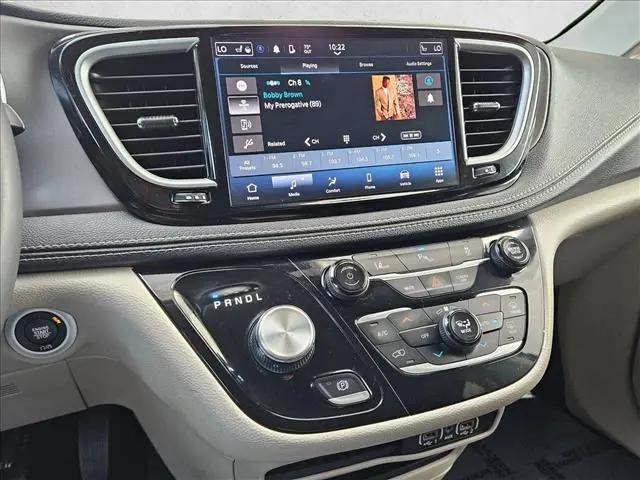 2023 Chrysler Pacifica Hybrid Touring L
