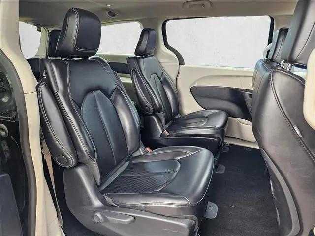 2023 Chrysler Pacifica Hybrid Touring L