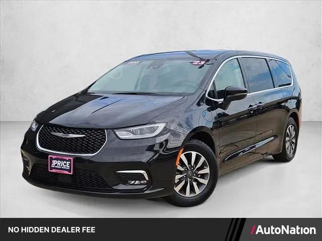 2023 Chrysler Pacifica Hybrid Touring L for sale in Arlington, TX