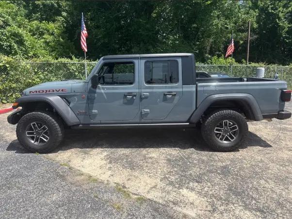 2024 Jeep Gladiator Sport