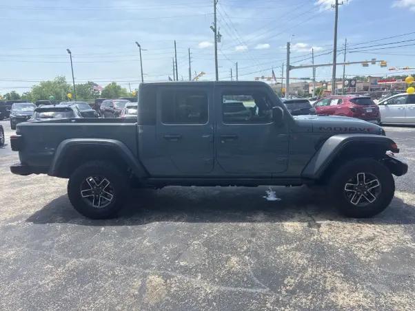 2024 Jeep Gladiator Sport