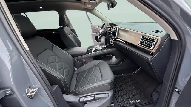 2026 Volkswagen Atlas SE with Technology