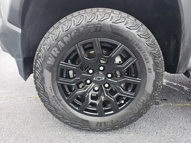 2023 Chevrolet Colorado 4WD Crew Cab Short Box Trail Boss