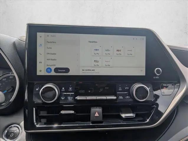 2023 Toyota Highlander Hybrid XLE Bronze
