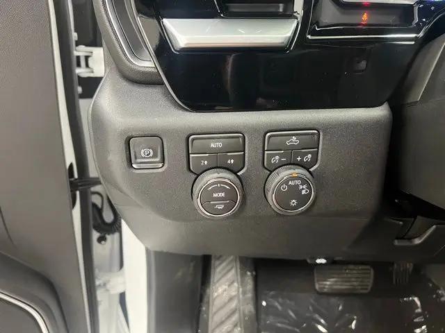 2026 Chevrolet Silverado 1500 4WD Crew Cab Standard Bed LT