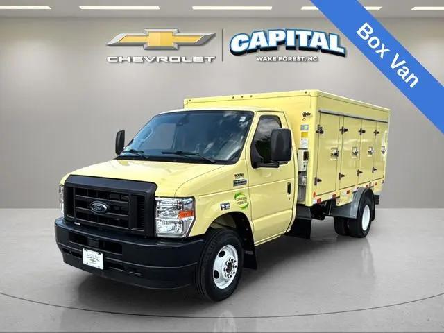 2022 Ford E-450 Cutaway Base