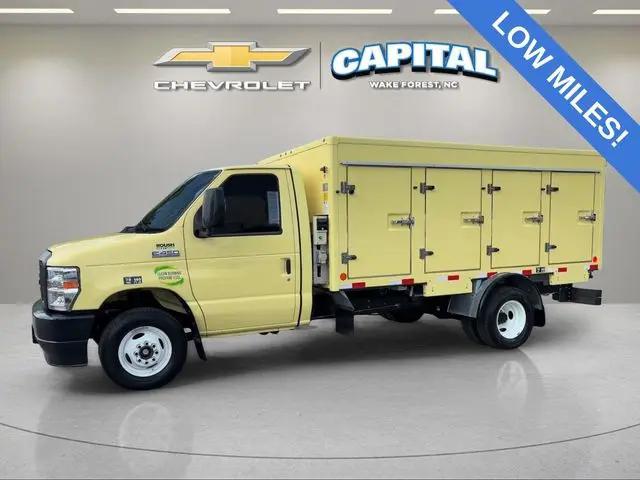 2022 Ford E-450 Cutaway Base