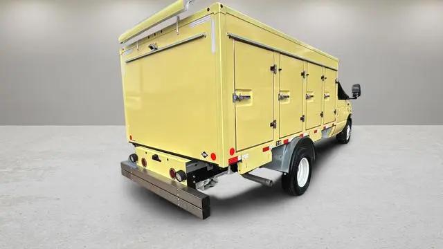2022 Ford E-450 Cutaway Base