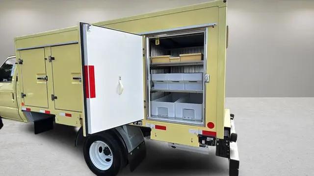 2022 Ford E-450 Cutaway Base