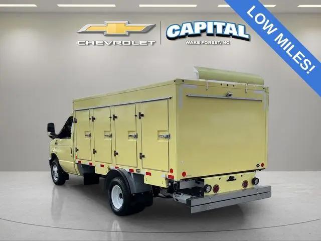 2022 Ford E-450 Cutaway Base