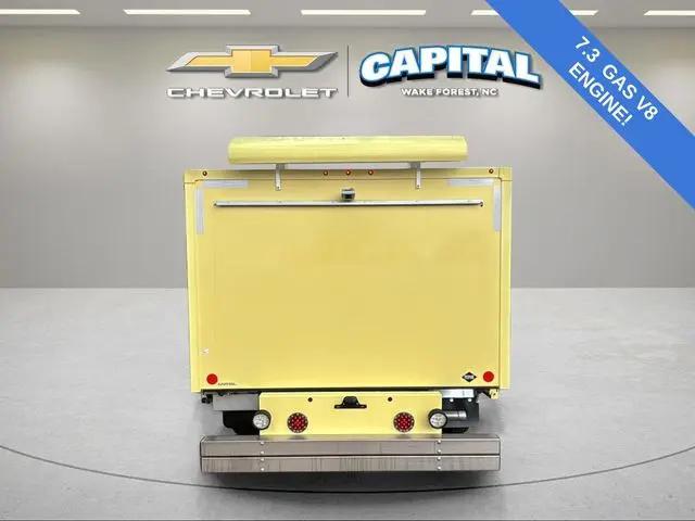 2022 Ford E-450 Cutaway Base