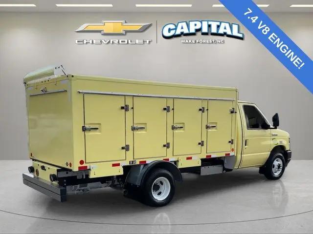 2022 Ford E-450 Cutaway Base