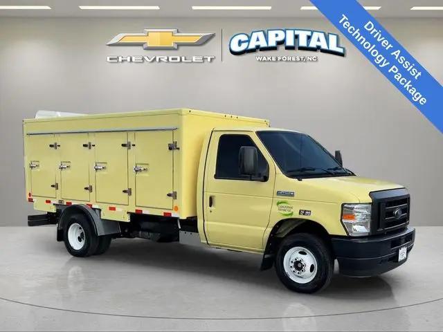 2022 Ford E-450 Cutaway Base