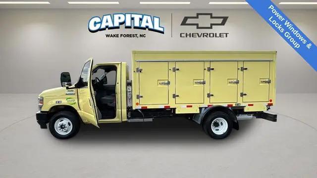 2022 Ford E-450 Cutaway Base