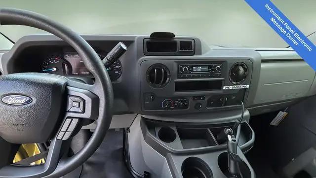 2022 Ford E-450 Cutaway Base