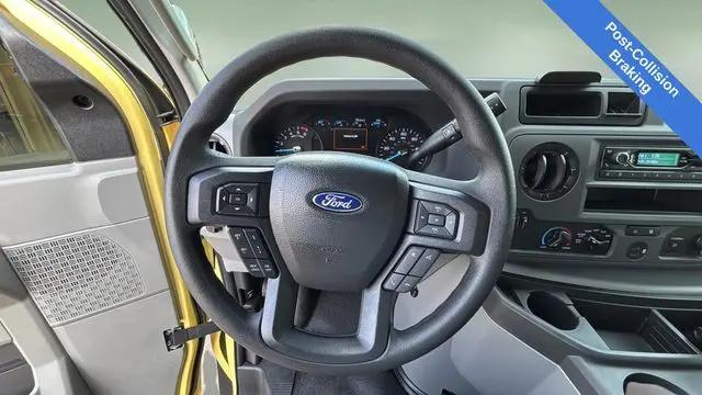 2022 Ford E-450 Cutaway Base