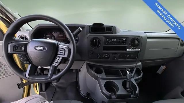 2022 Ford E-450 Cutaway Base