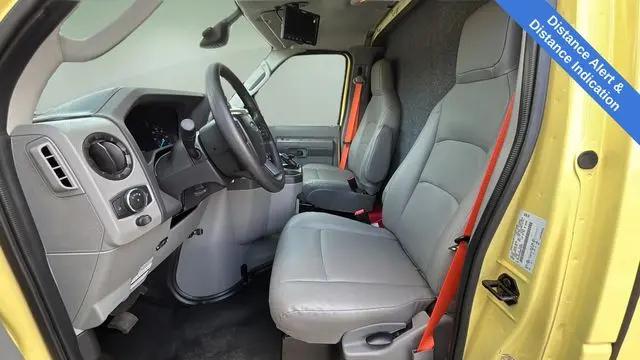 2022 Ford E-450 Cutaway Base