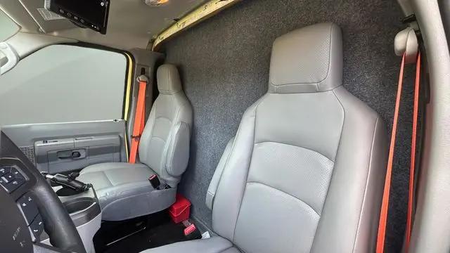 2022 Ford E-450 Cutaway Base