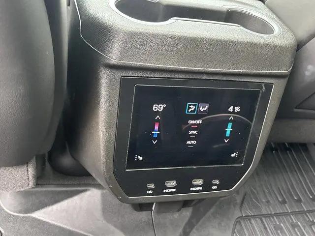 2025 GMC Yukon XL 4WD AT4 Ultimate