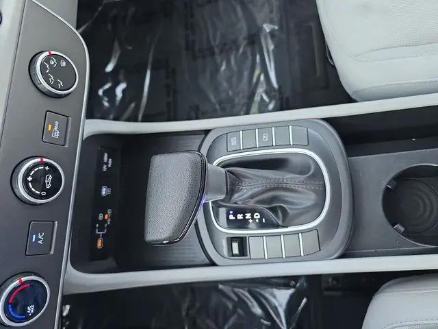 2025 Hyundai Kona SE