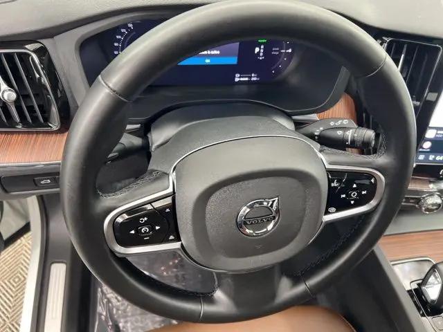 2025 Volvo XC60 Plug-In Hybrid Plus, T8 AWD Electric/Gasoline, Dark
