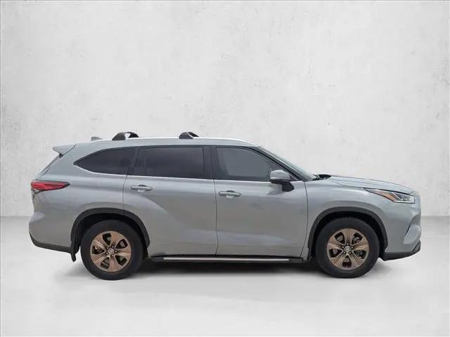 2023 Toyota Highlander Hybrid XLE Bronze