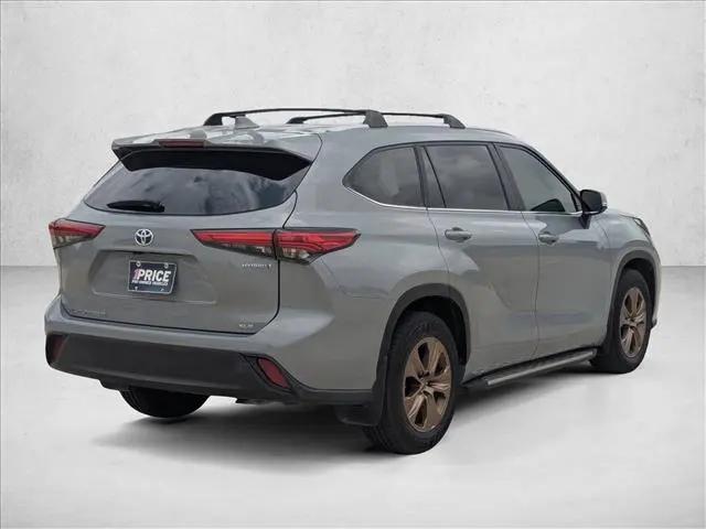 2023 Toyota Highlander Hybrid XLE Bronze