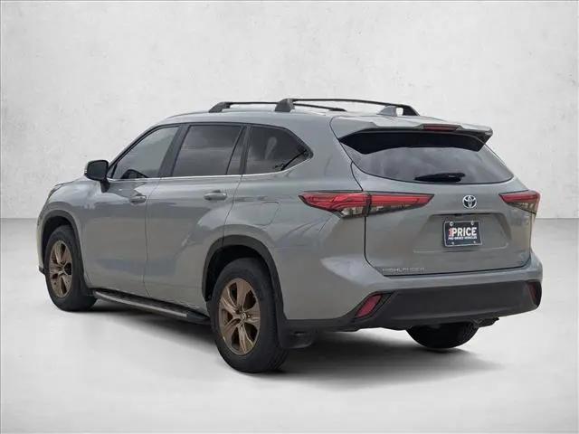 2023 Toyota Highlander Hybrid XLE Bronze
