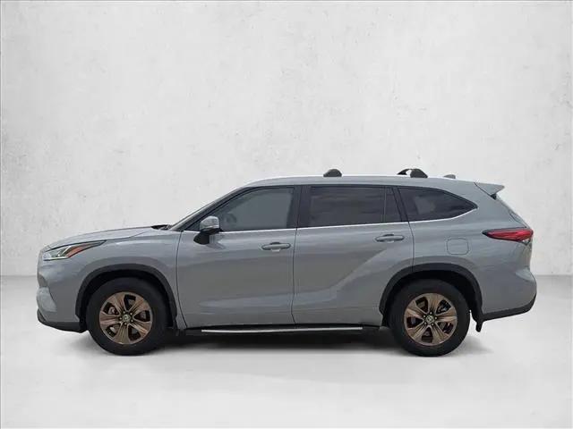 2023 Toyota Highlander Hybrid XLE Bronze