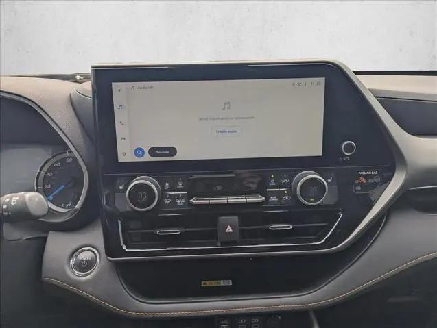 2023 Toyota Highlander Hybrid XLE Bronze