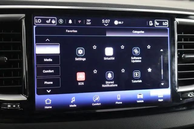 2025 Chrysler Pacifica Select
