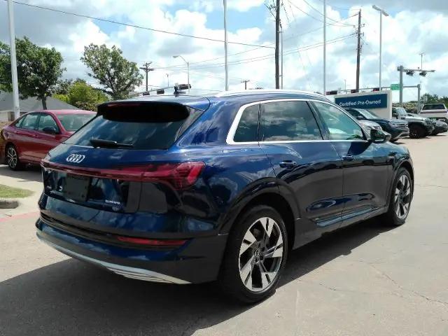 2021 Audi e-tron Premium