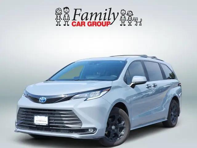 2025 Toyota Sienna Woodland Edition for sale in Arlington, TX