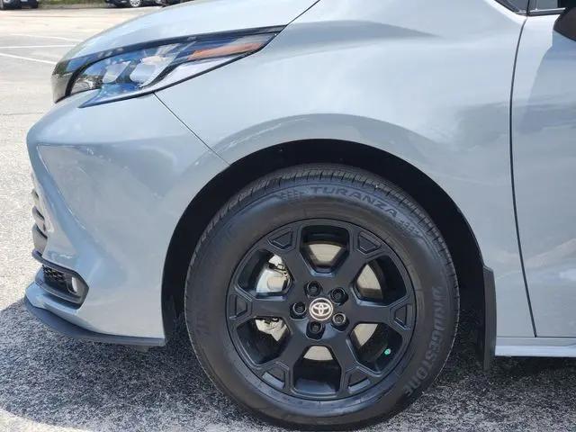 2025 Toyota Sienna Woodland Edition