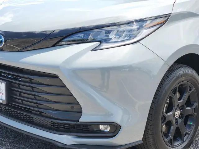 2025 Toyota Sienna Woodland Edition
