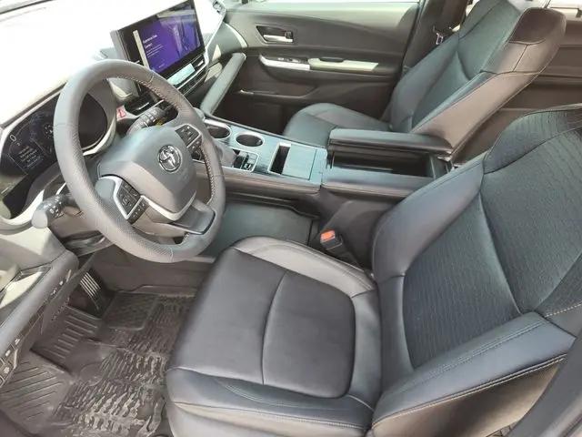 2025 Toyota Sienna Woodland Edition