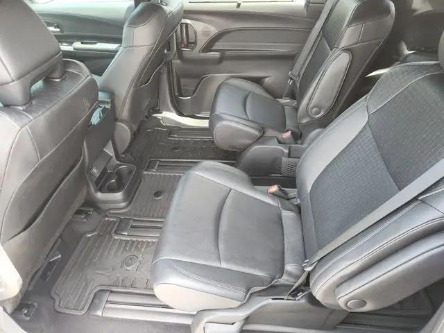 2025 Toyota Sienna Woodland Edition