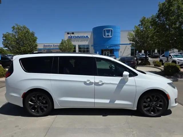 2020 Chrysler Pacifica 35th Anniversary Limited