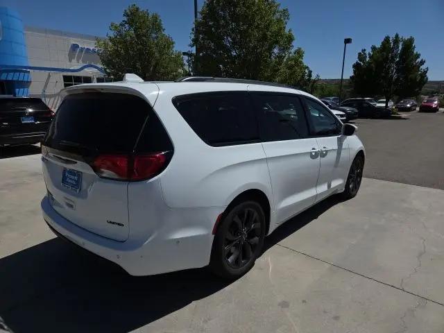 2020 Chrysler Pacifica 35th Anniversary Limited