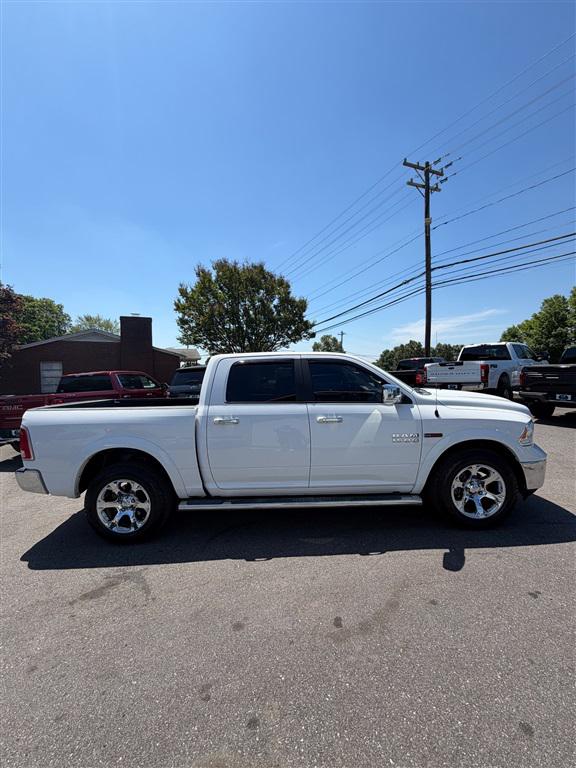 2017 Ram 1500 Laramie Crew Cab 4x4 5'7" Box