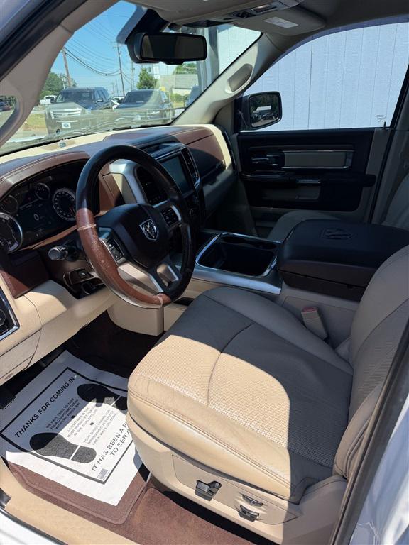 2017 Ram 1500 Laramie Crew Cab 4x4 5'7" Box