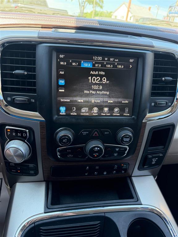 2017 Ram 1500 Laramie Crew Cab 4x4 5'7" Box