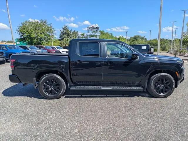 2023 Nissan Frontier Crew Cab SV 4x2