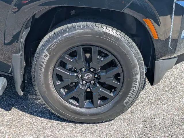 2023 Nissan Frontier Crew Cab SV 4x2