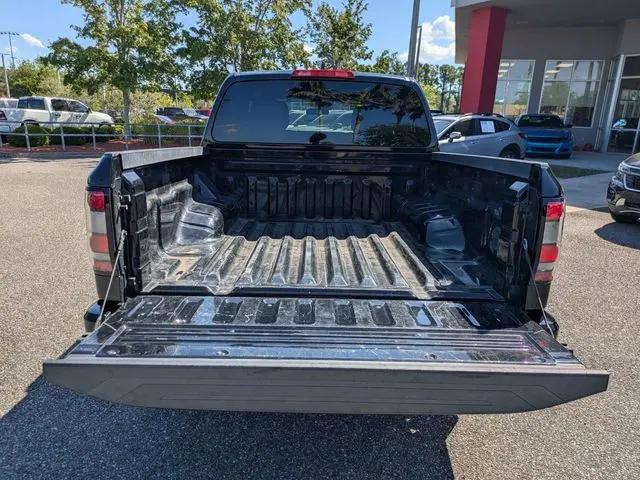 2023 Nissan Frontier Crew Cab SV 4x2