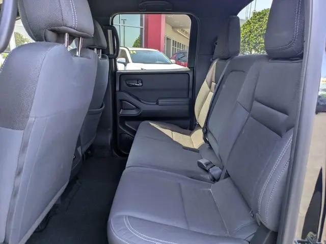 2023 Nissan Frontier Crew Cab SV 4x2