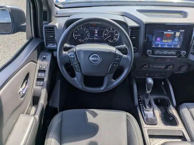 2023 Nissan Frontier Crew Cab SV 4x2