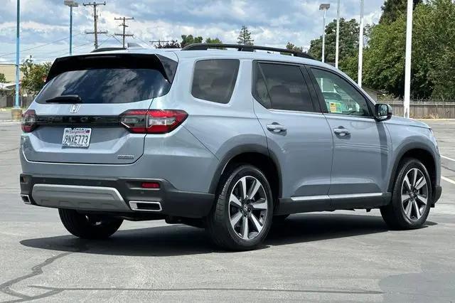 2025 Honda Pilot Touring